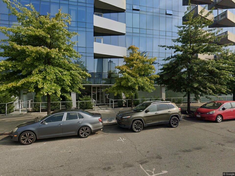 519 Borden Ave, #911