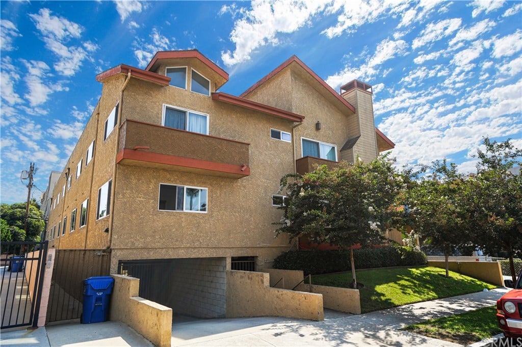 11918 Avon Way, Unit 104