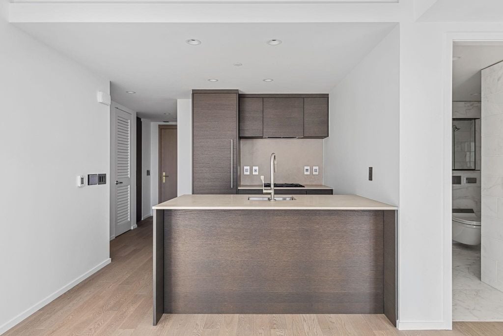 1408 Robson St, #1901