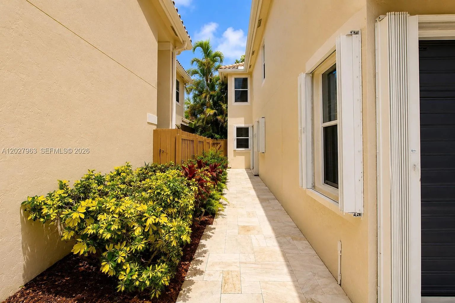 6646 NW 25th Ter