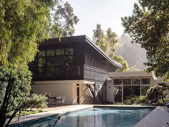 2179 Mandeville Canyon Rd