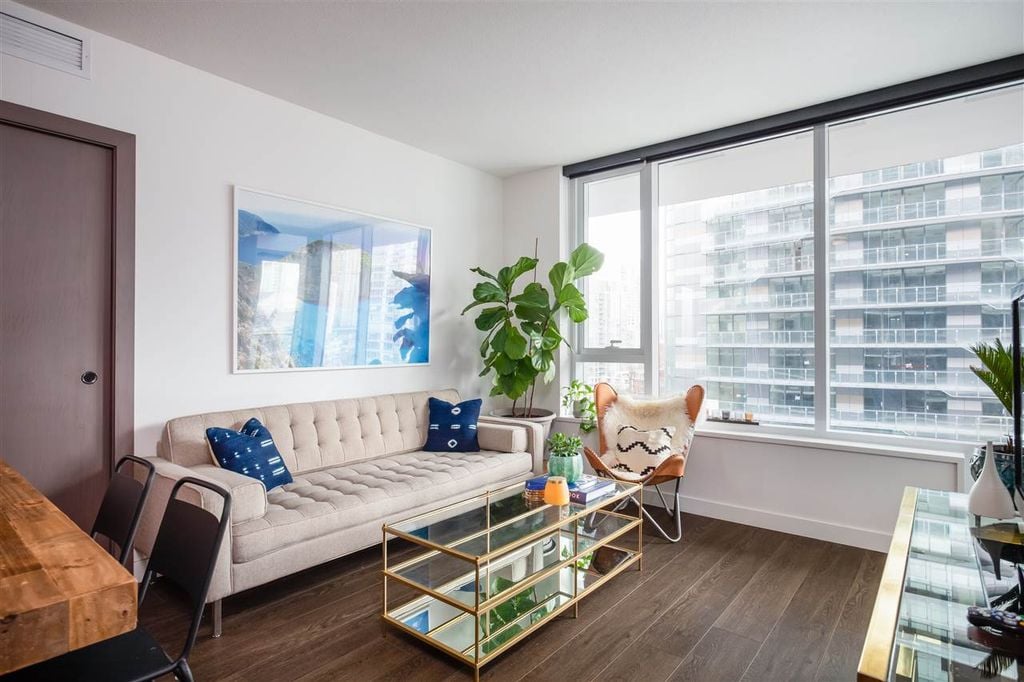 68 Smithe St, #1017