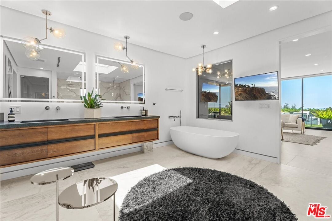 Celestia Estate, Hercules Dr, 90046