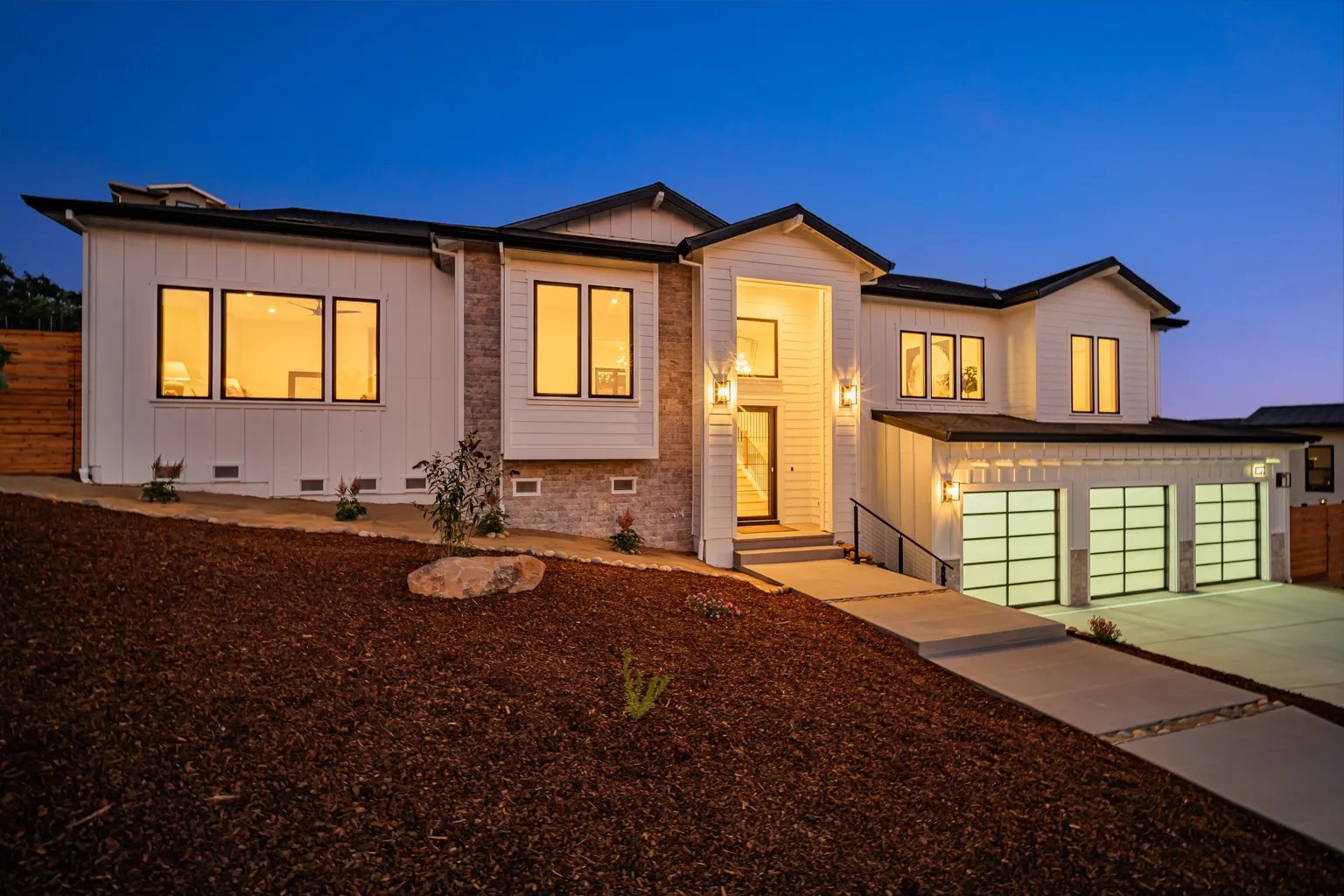 3572 Southridge Dr