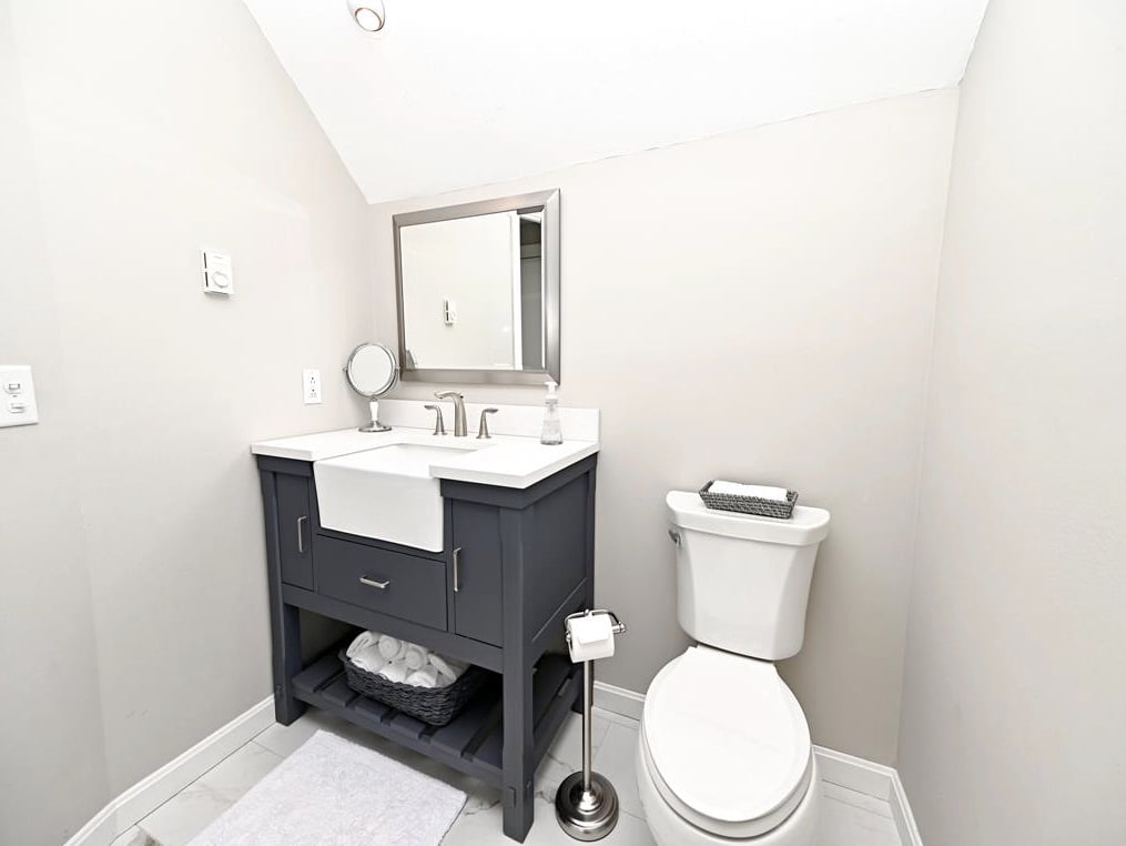 14 Plains Head Ln