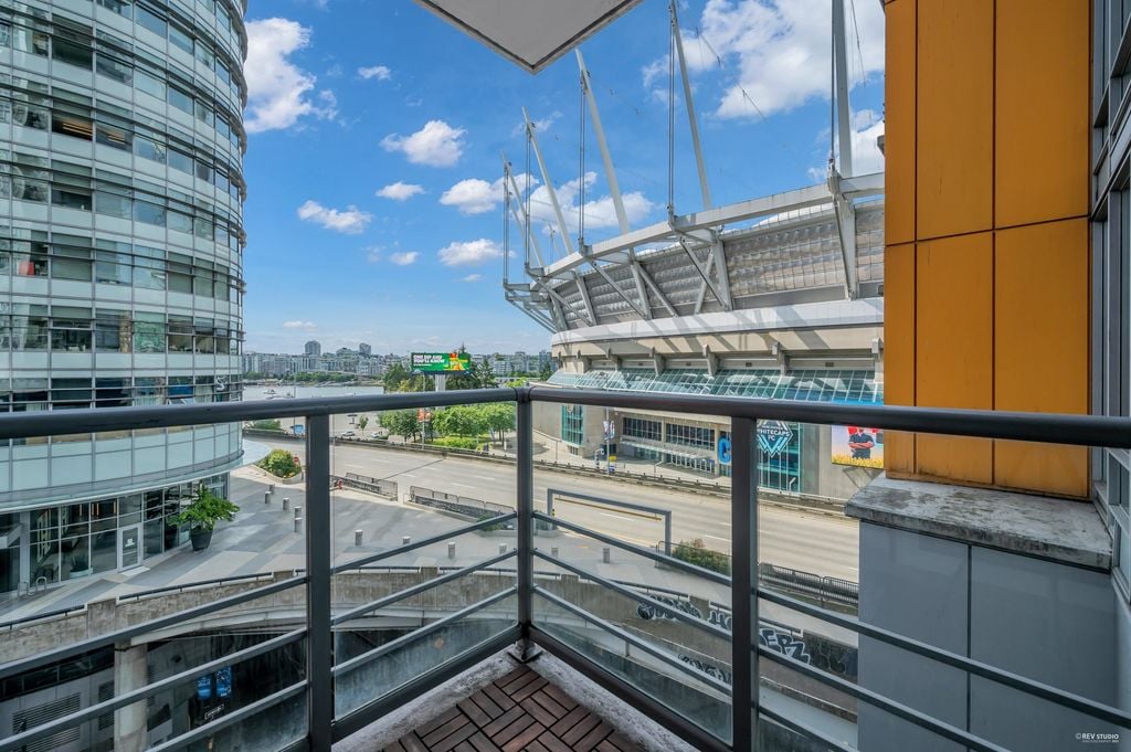 111 W Georgia St, #509