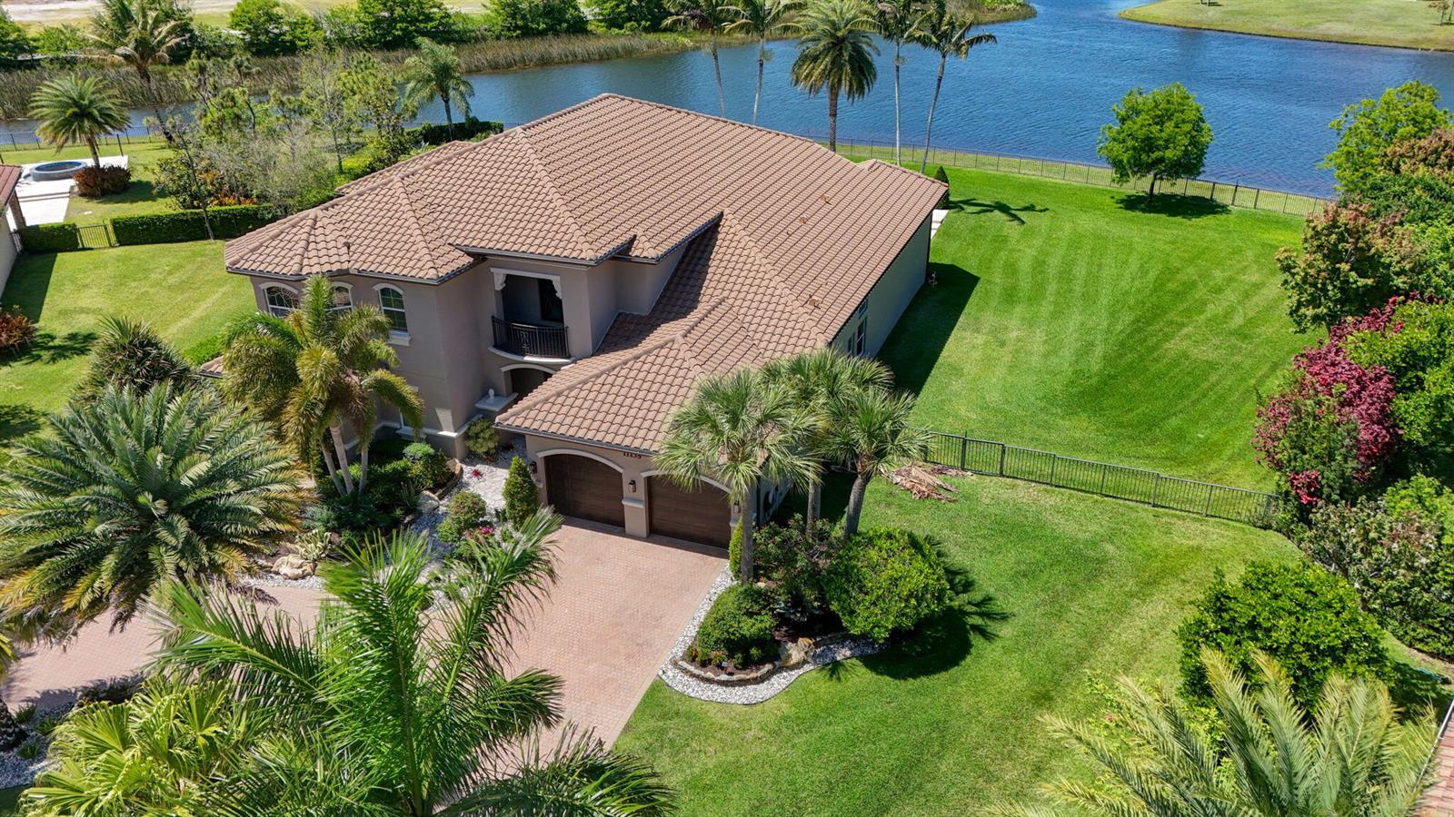 11135 Lynwood Palm Way