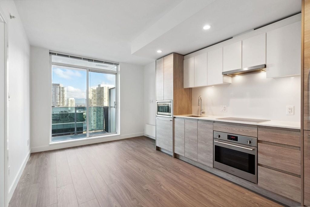 13615 Fraser Hwy, #2307