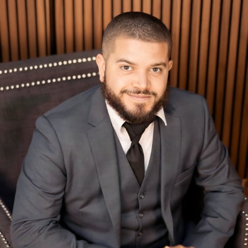 Vicente Rascon Denver, CO Real Estate Agent Headshot