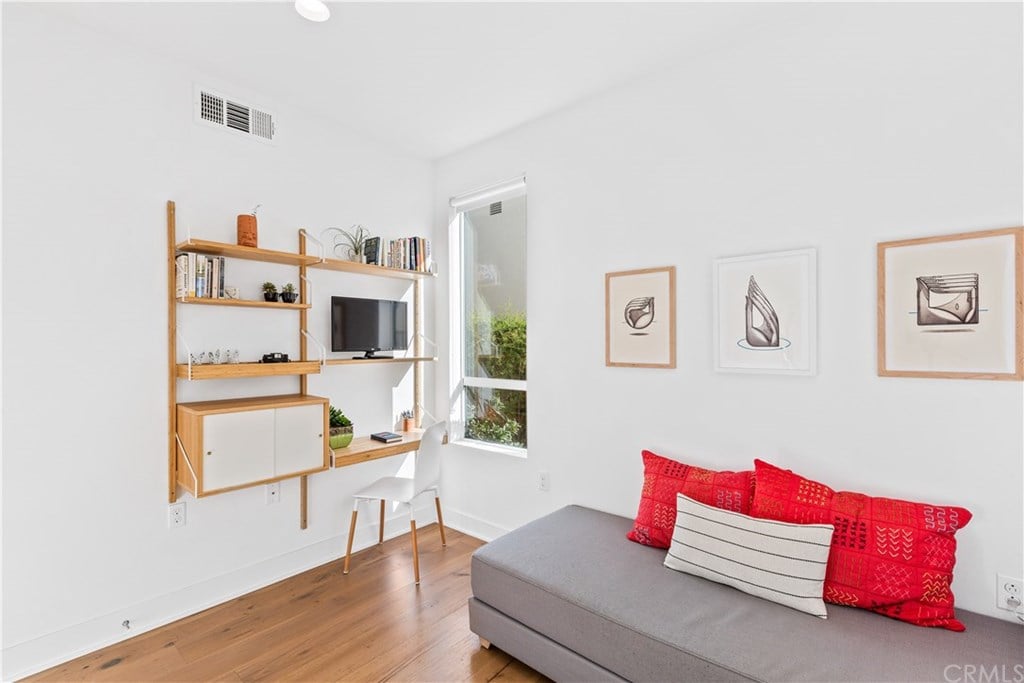 118 S Avenue 50, Unit 301