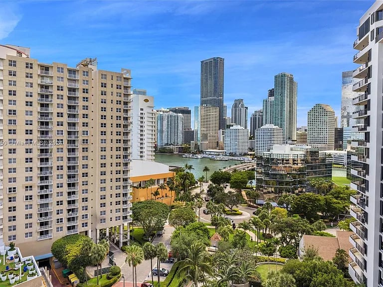 520 Brickell Key Dr #A1505