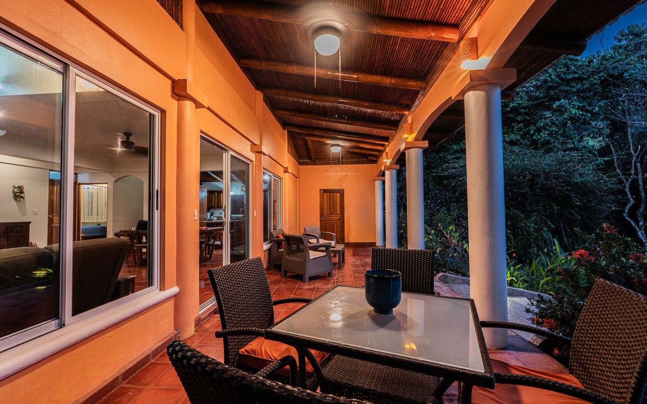 WHALE’S TAIL OCEAN VIEW ESTATE WITH EXTRA LOT 