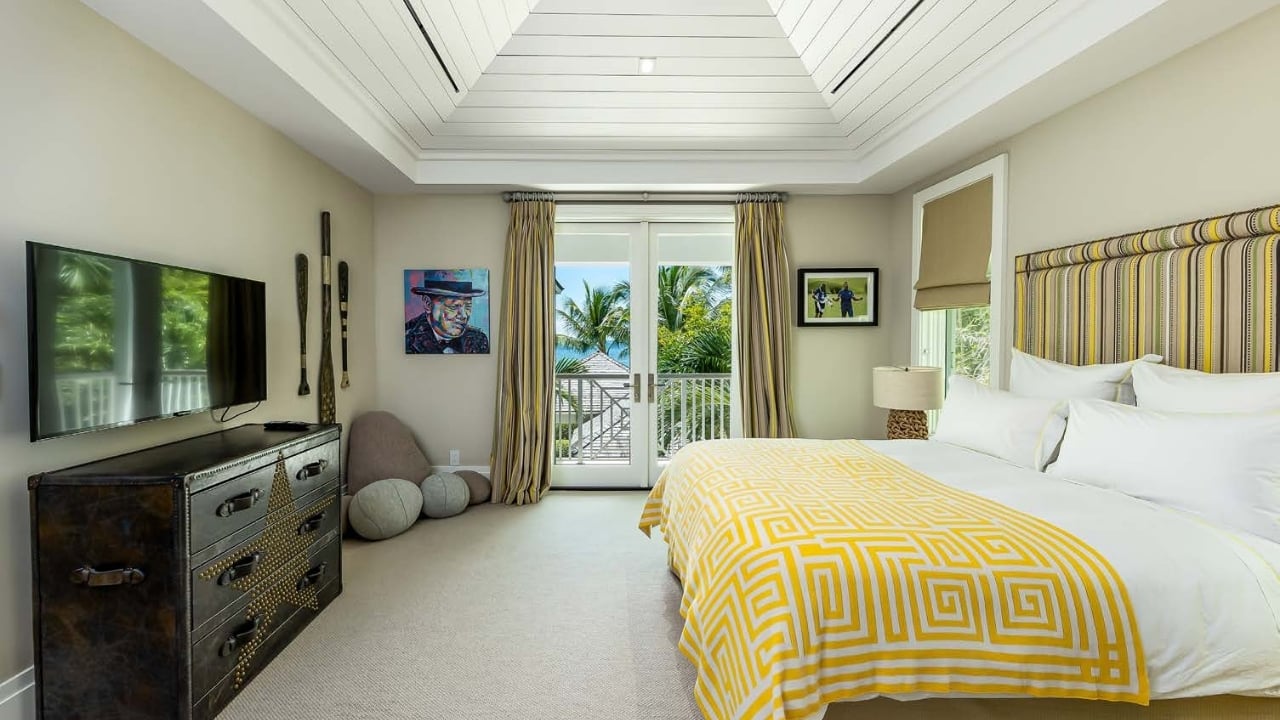 5 Oceans Beachfront Estate