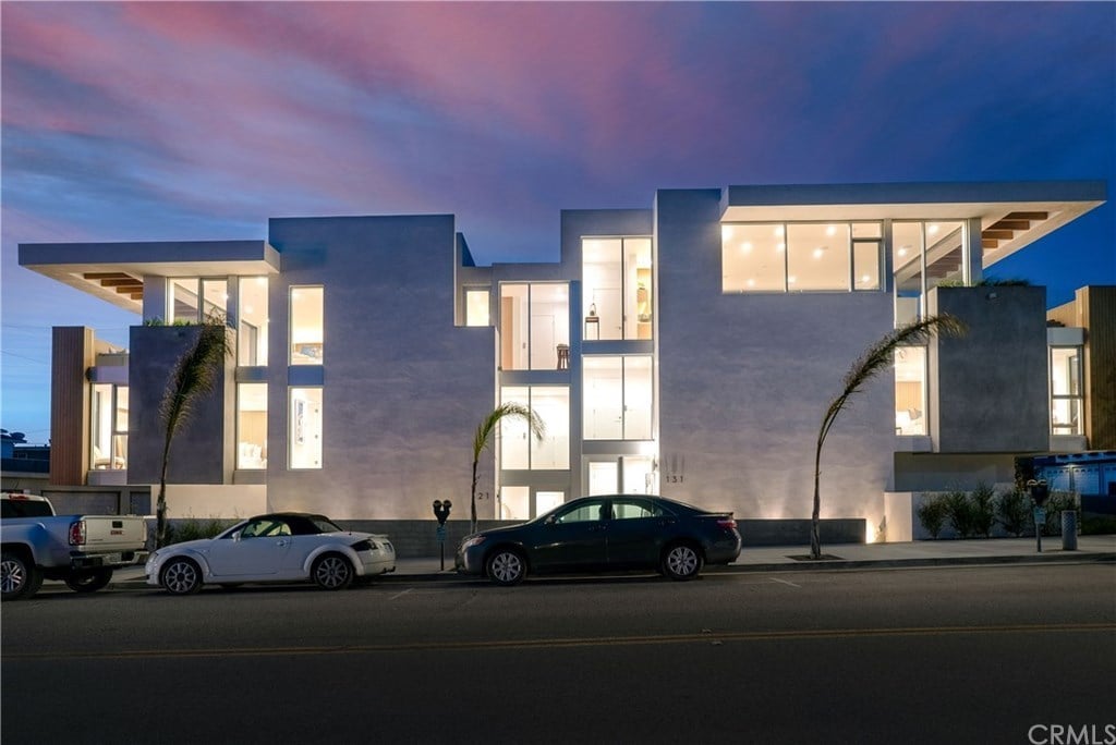 121 2nd St
