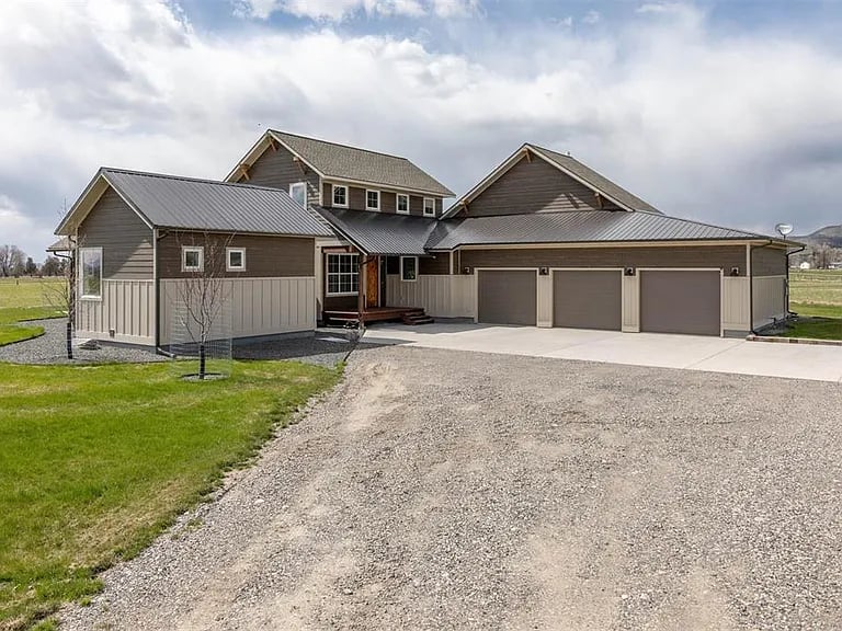 379 Hillsdale Rd