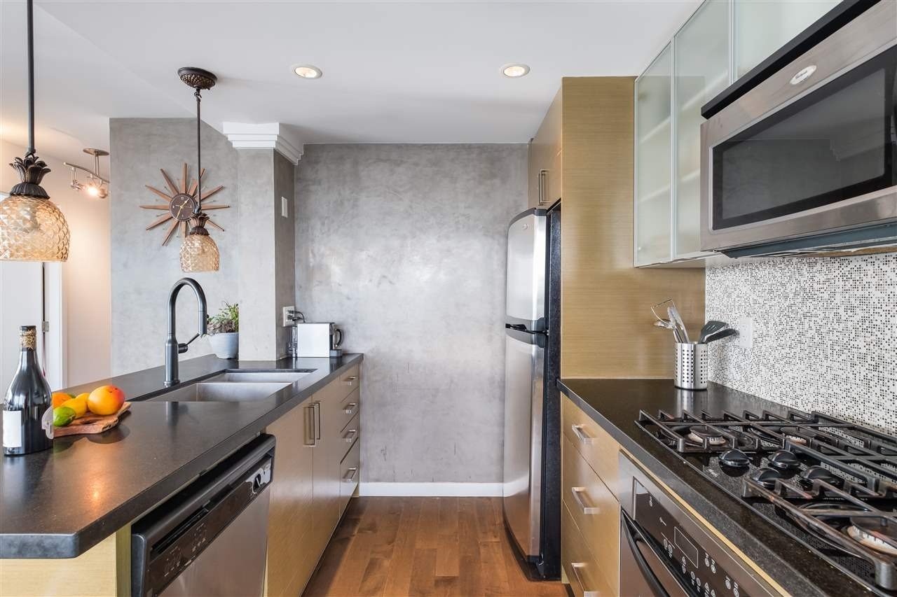 33 Smithe St, #2203