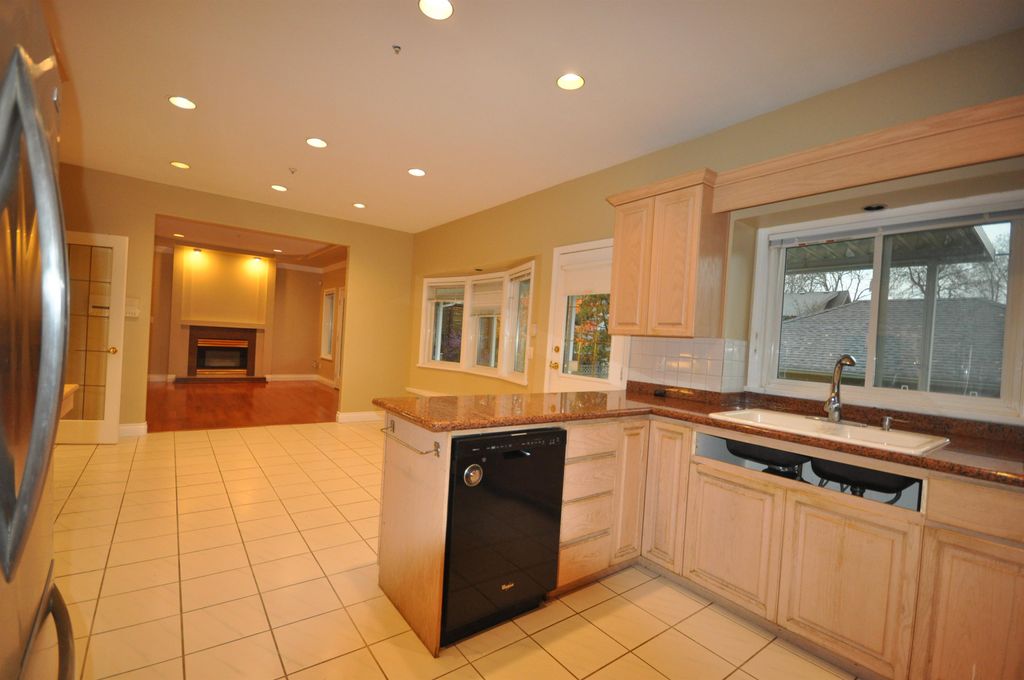 2415 W 13th Ave