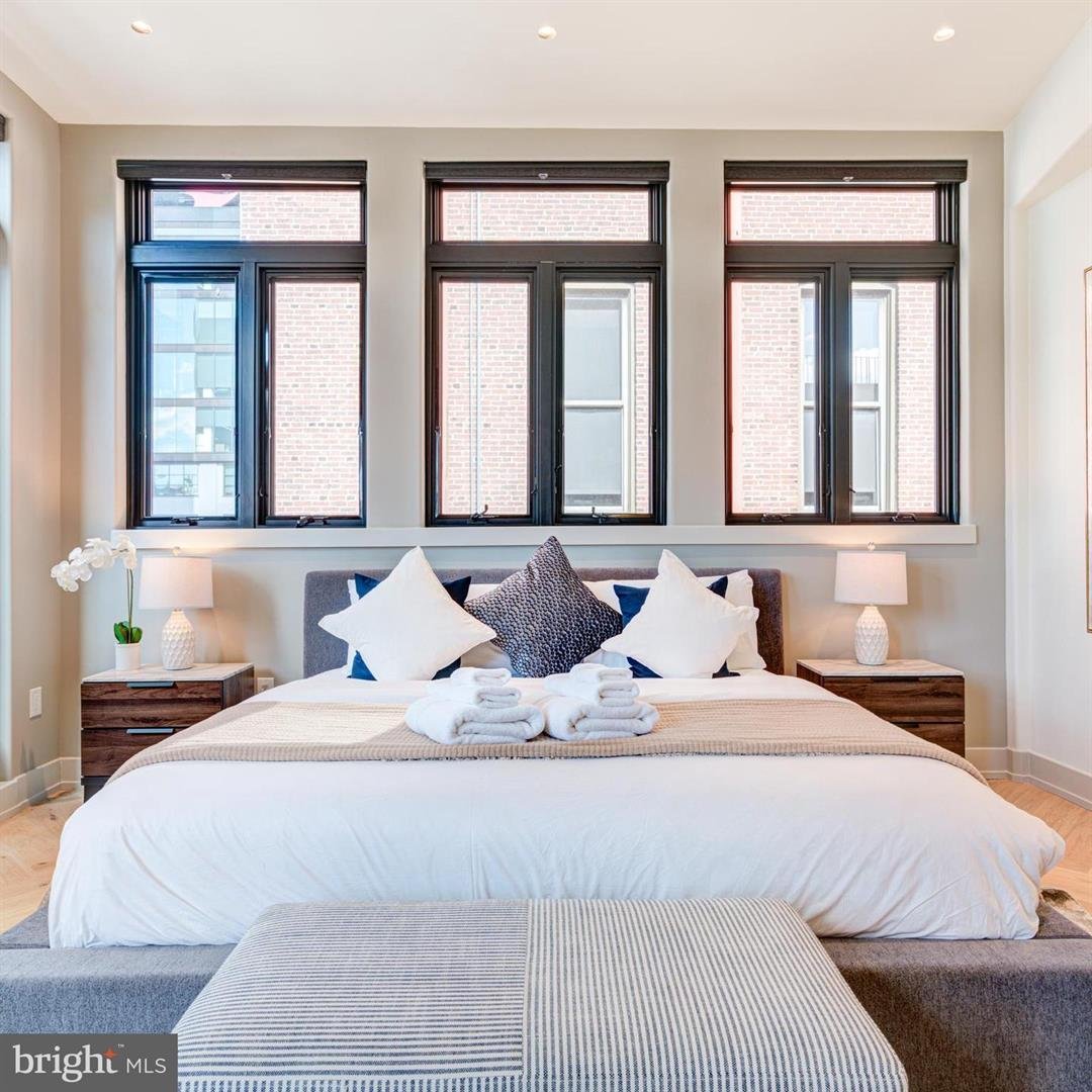 109 S 24th St, Philadelphia, PA 19103