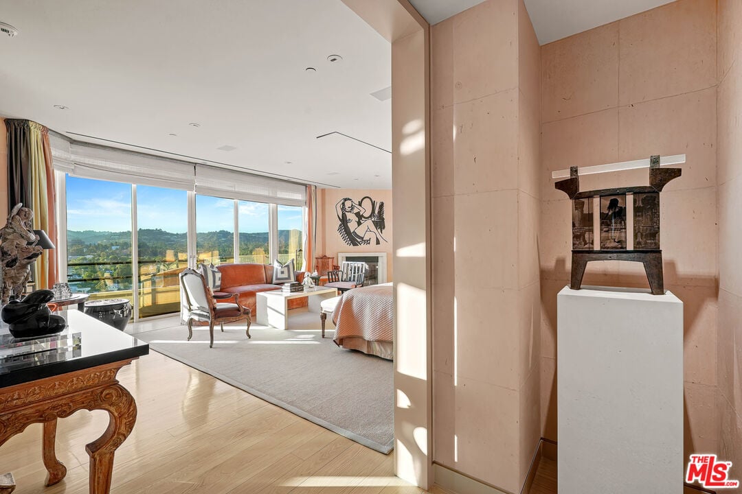 10601 Wilshire Blvd Unit: 20C
