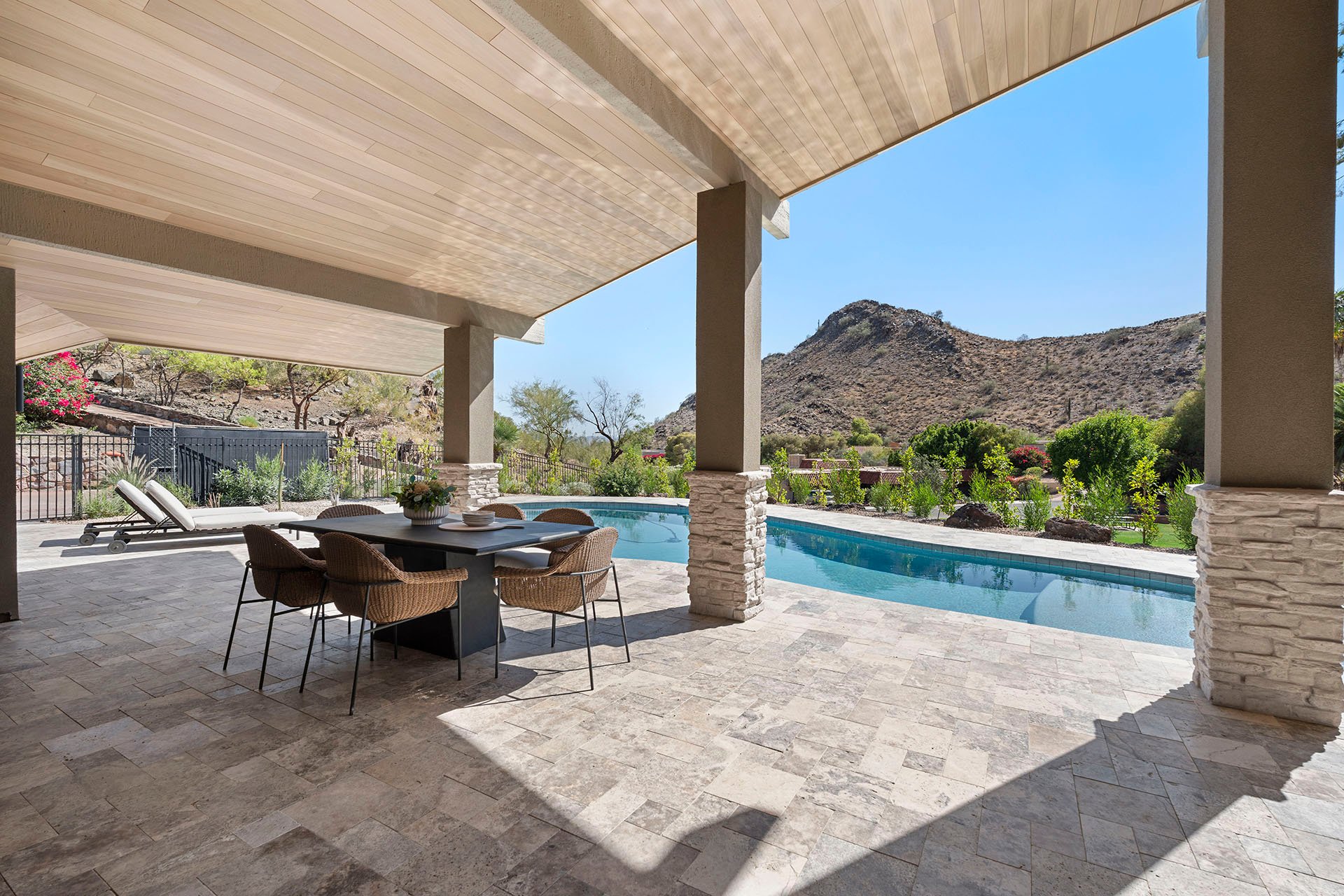 3500 E LINCOLN Drive 26