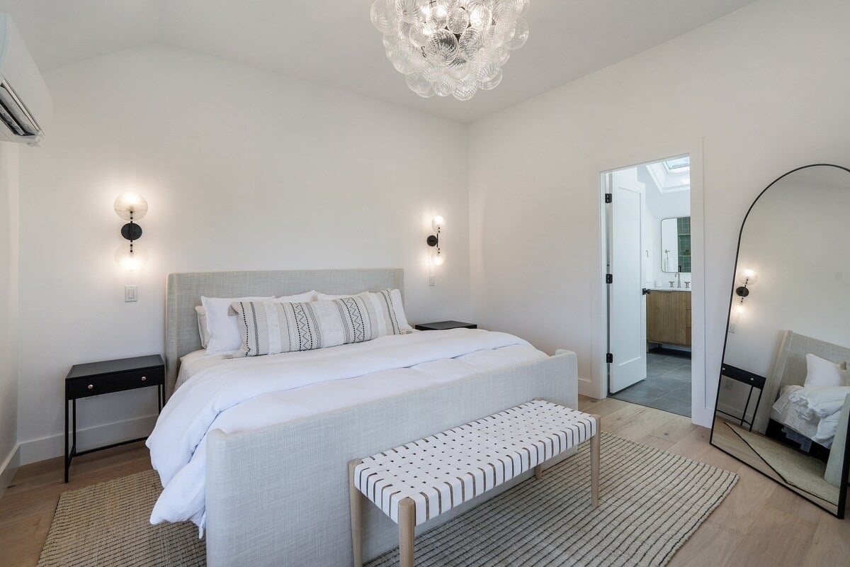 Oak Bluffs Renovated Retreat