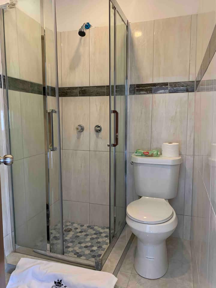 Beach House Apt 10 • 1BR + Sofa Bed • Full Kitchen - Airbnb