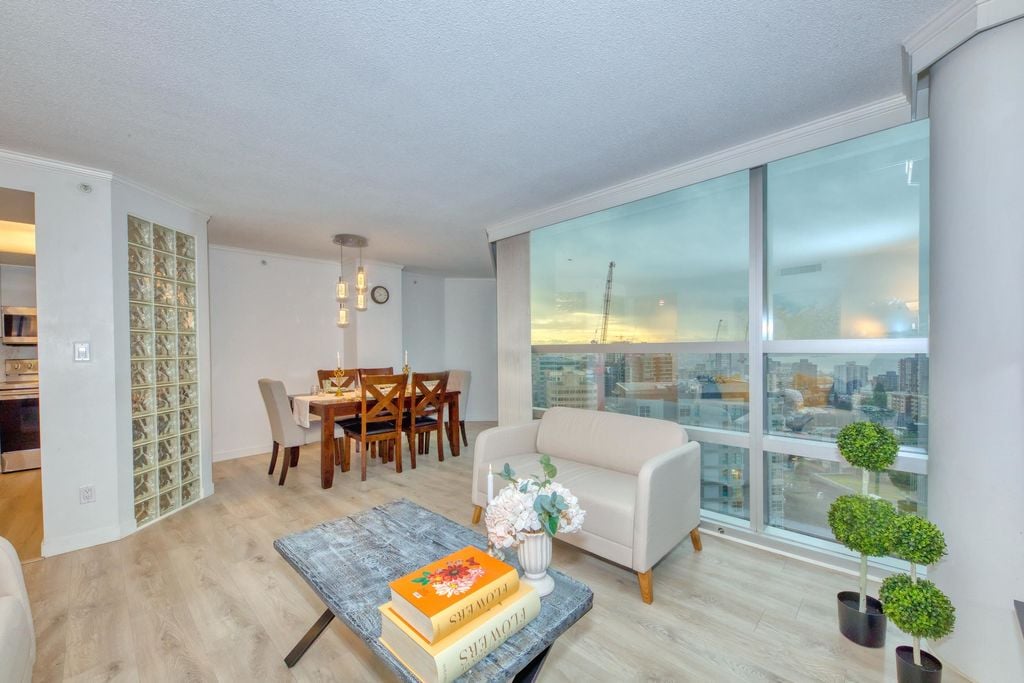 1050 Burrard St, #2303