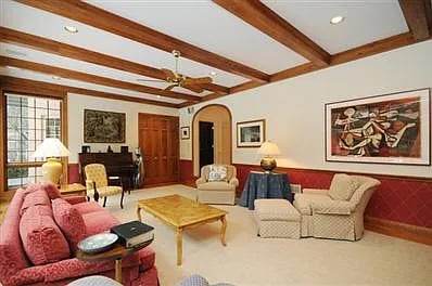 145 Evergreen Ln