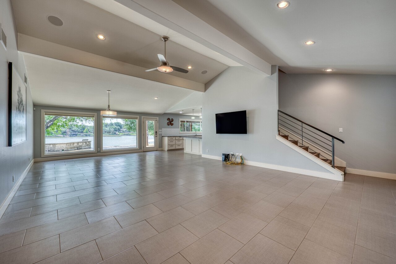 1704 Bluebonnet Lane