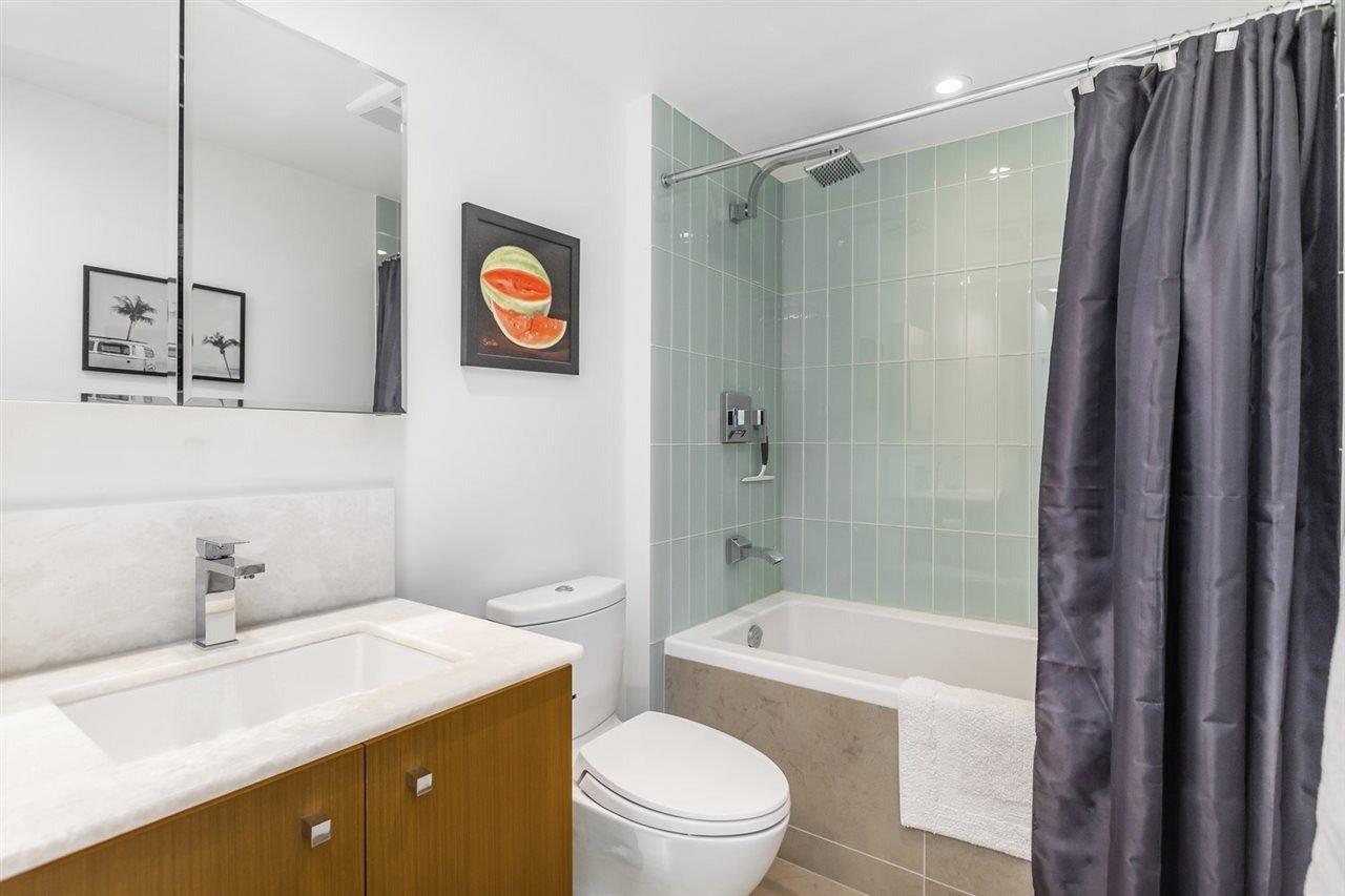 1028 Barclay St, #1406