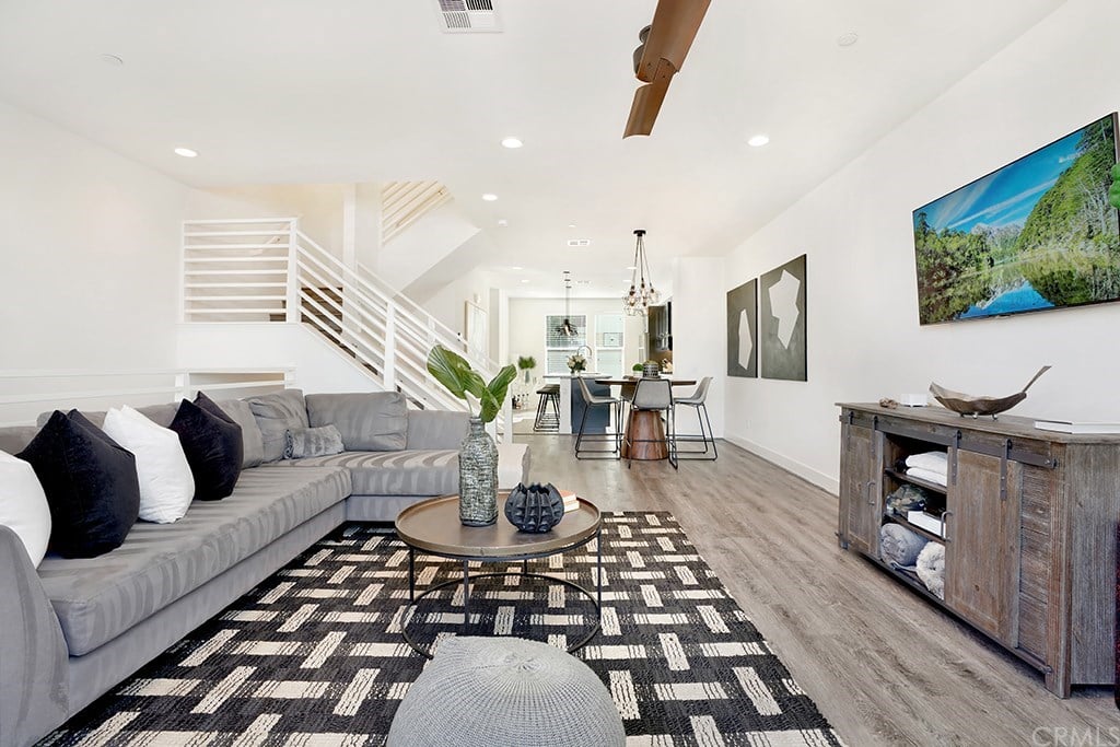 661 W 17th St, Unit 19