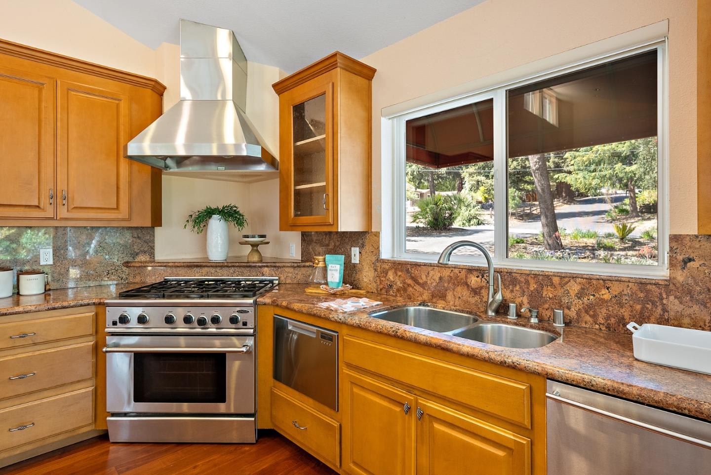 18260 Lakeview Ct Los Gatos, CA 95033