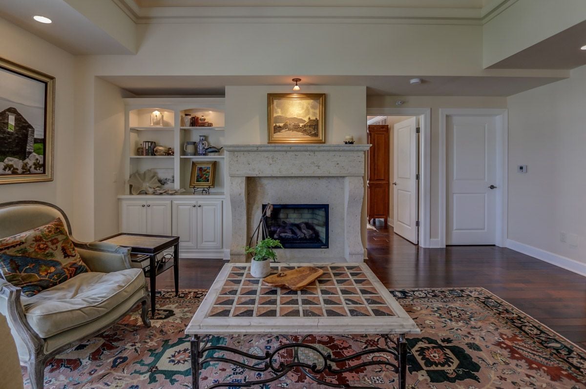 Exclusive Offering: Loraine Penthouse #1007