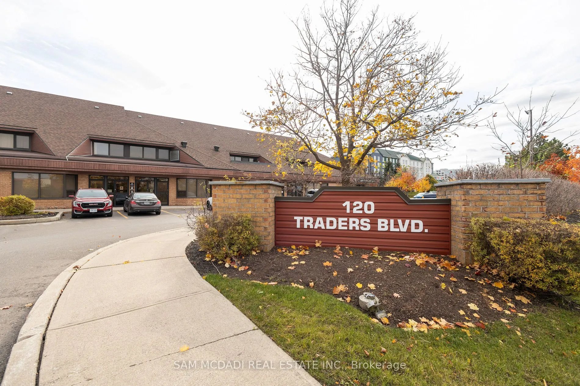 120 Traders Blvd E, #204