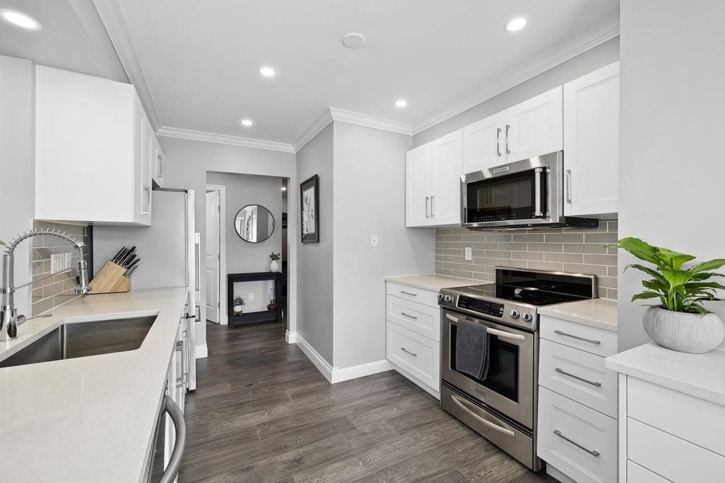 3264 Oak St, #308