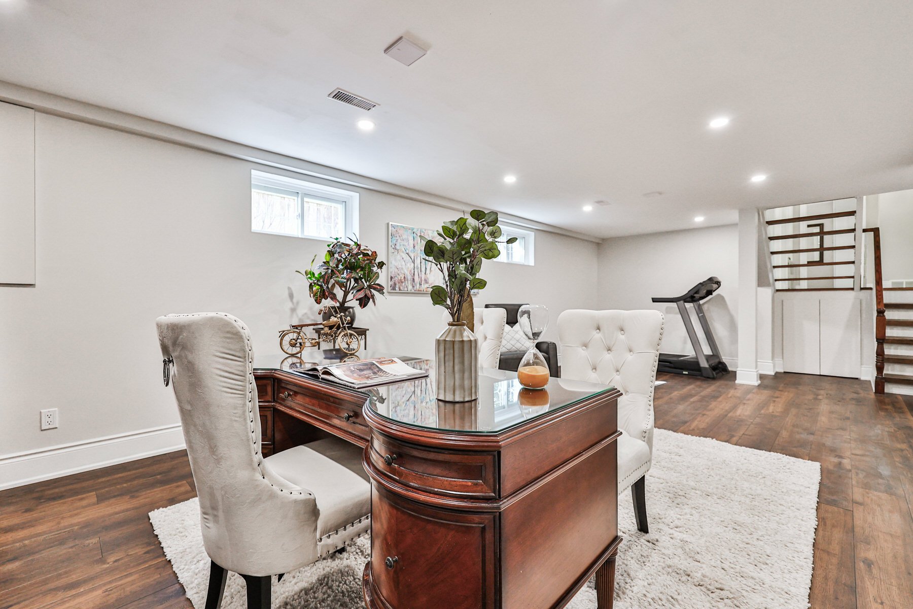 1276 Greenoaks Drive