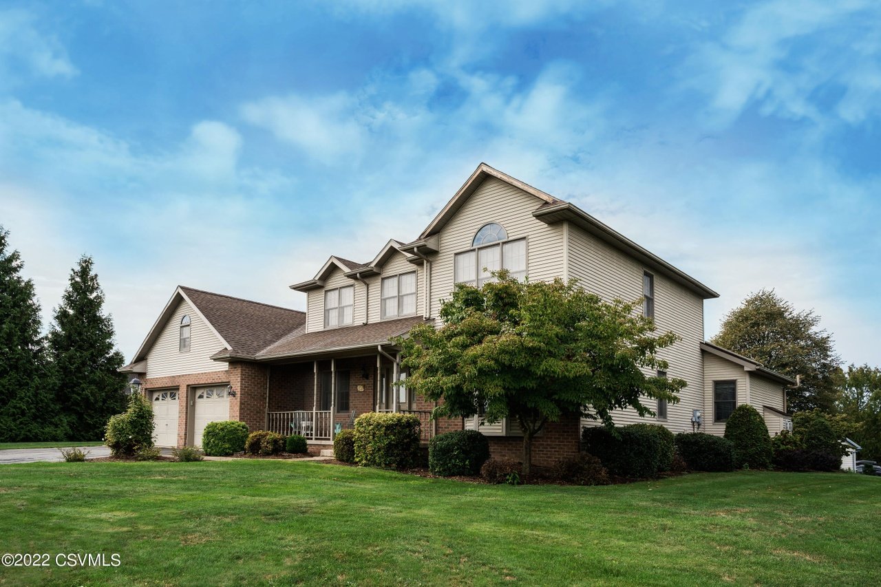 97 Reitz Blvd