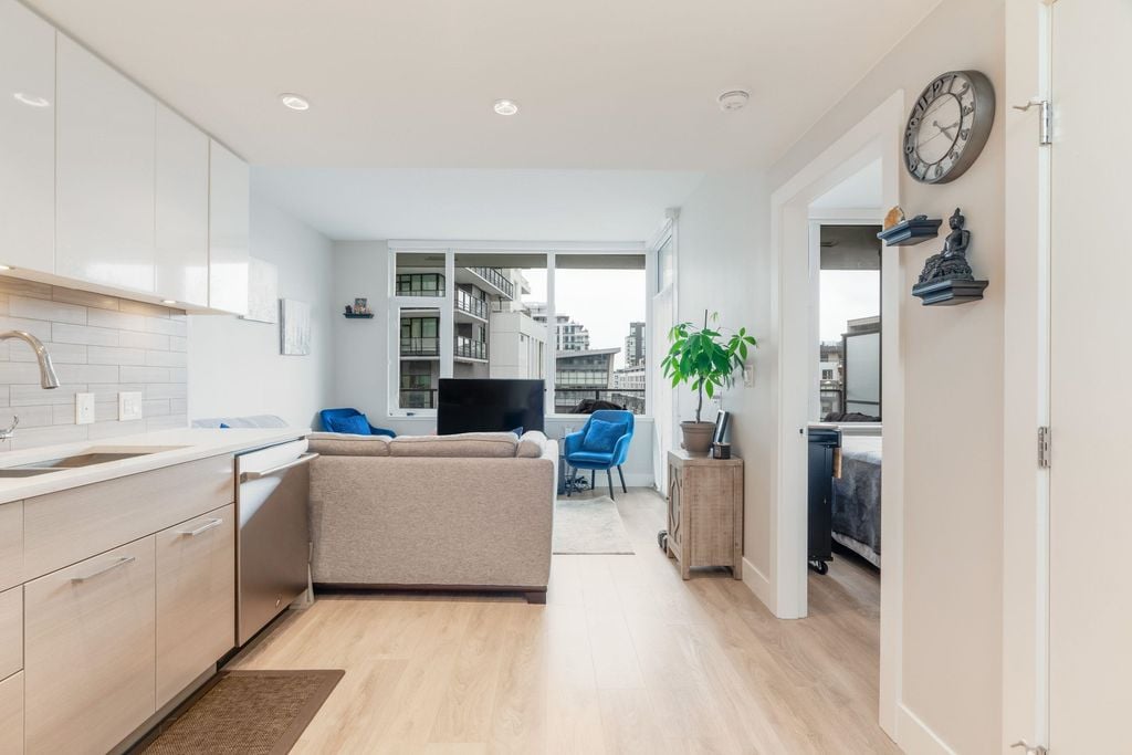 3451 Sawmill Cres, #303