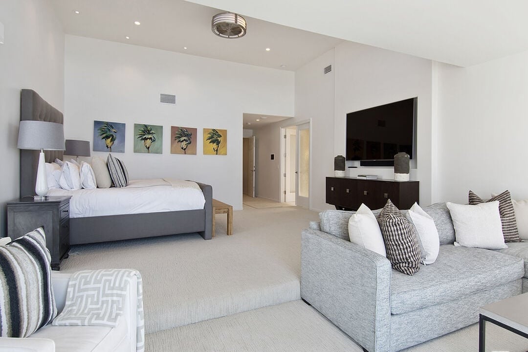 Solis Crest, Broad Beach Rd, 90265