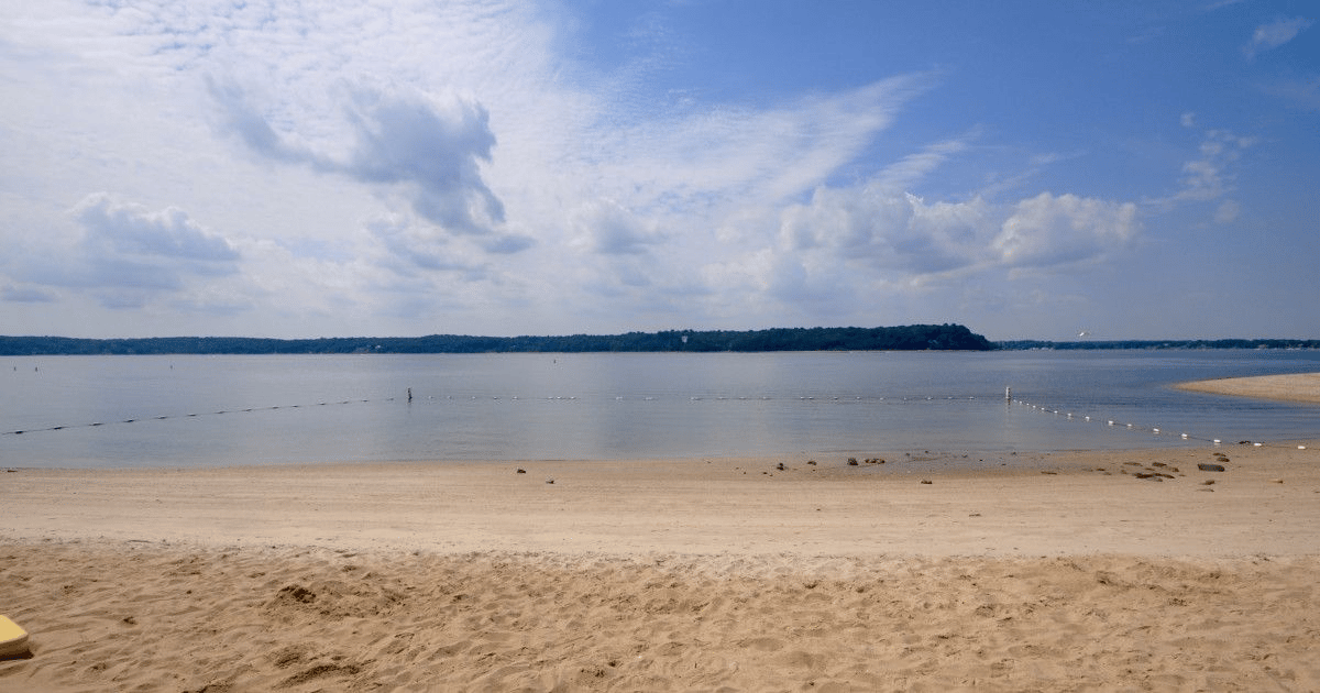 Lloyd Harbor