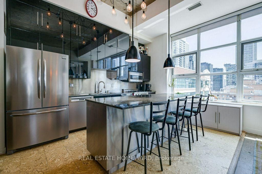 LOFT WITH PRIVATE TERRACE