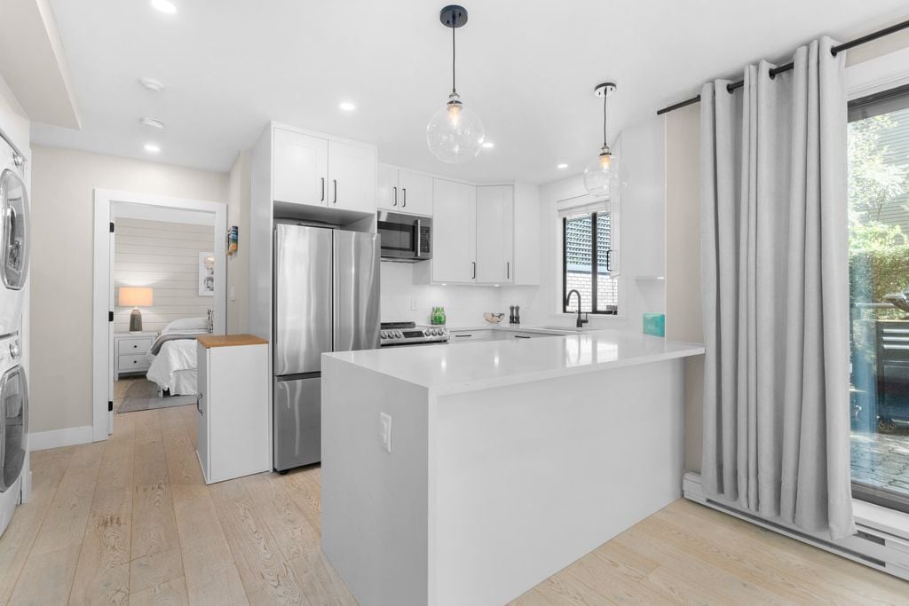 1702 Chesterfield Ave, #104