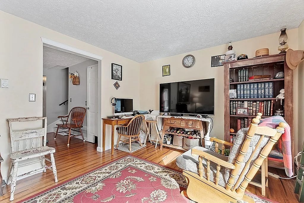 53 Olde Colonial Dr, APT 6