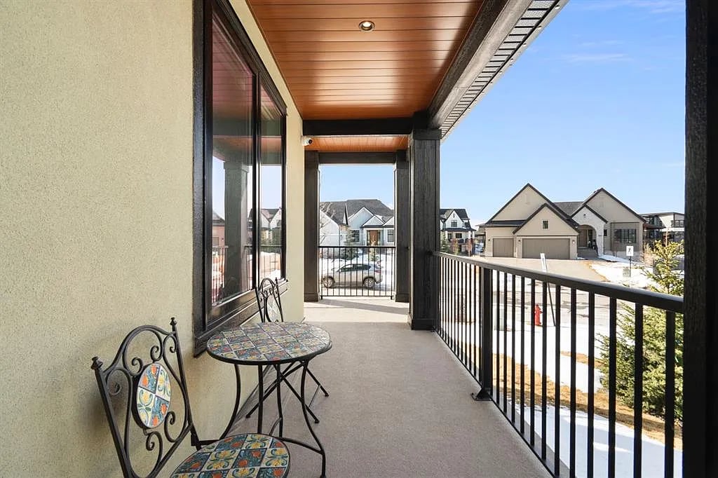 73 N Waters Edge Gdns