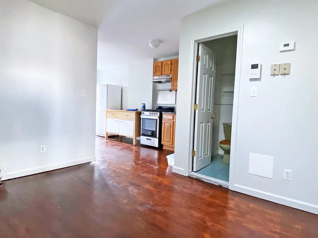 199 8th Street Unit: 3