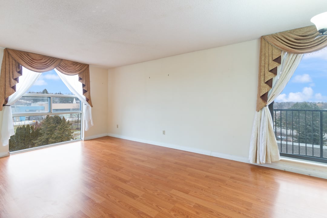 40 Harding Blvd #604