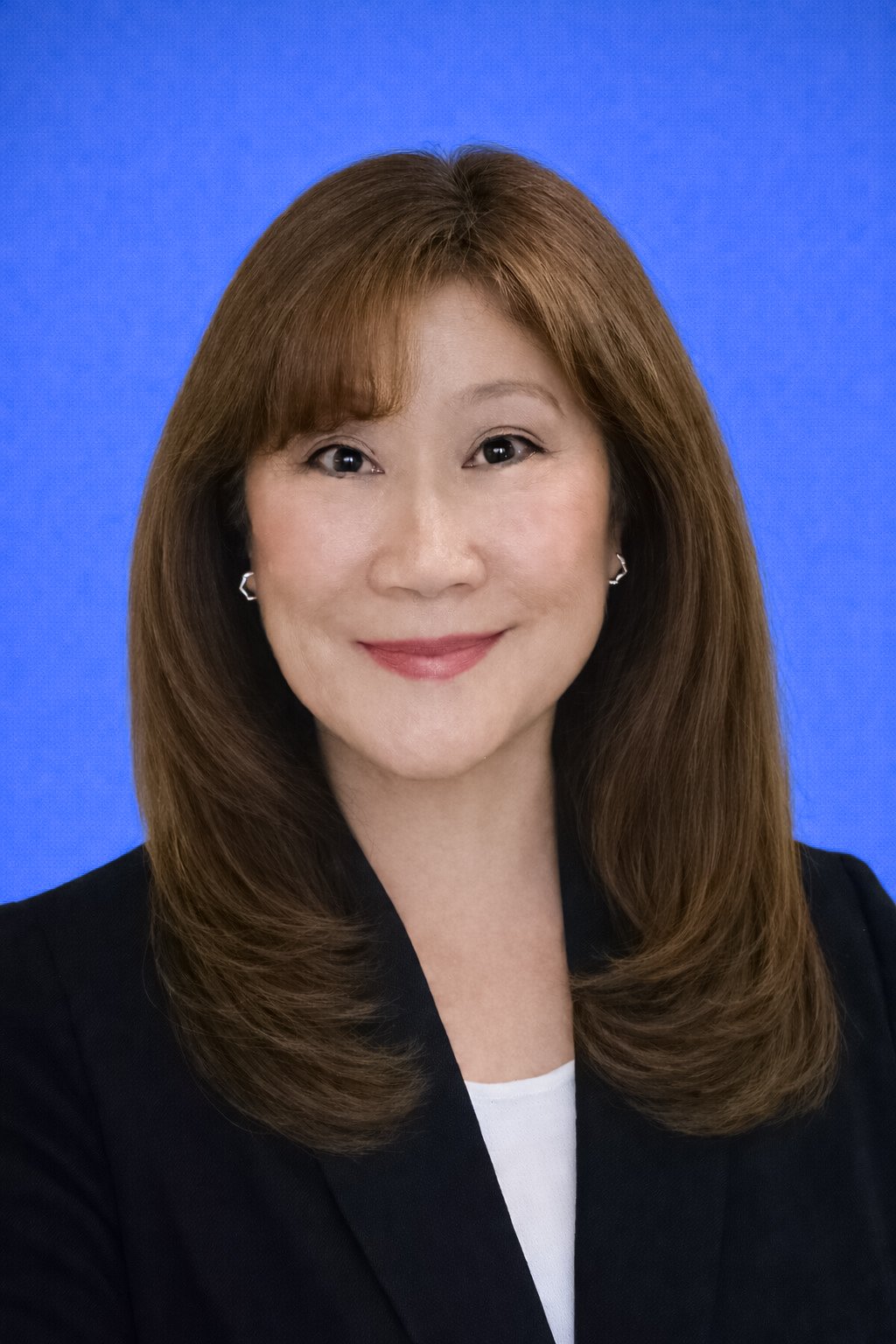 Claire Terada Mililani, HI Real Estate Agent Headshot