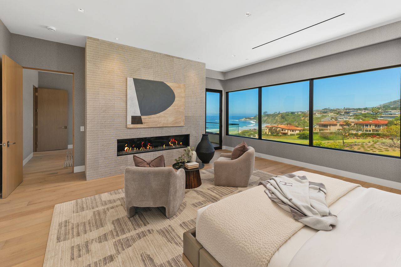 13 Ritz Cove