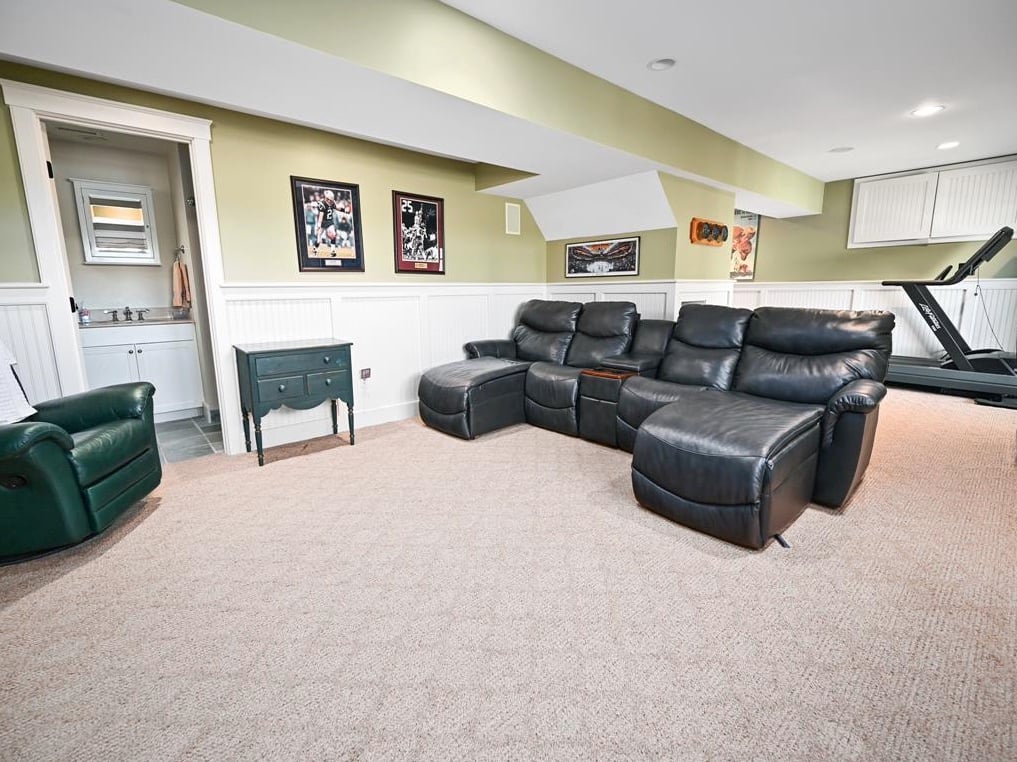 114 Hines Point