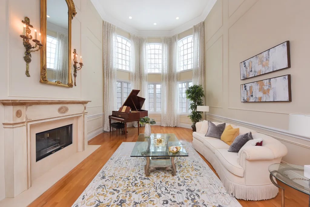 39 Hunting Hollow Ct